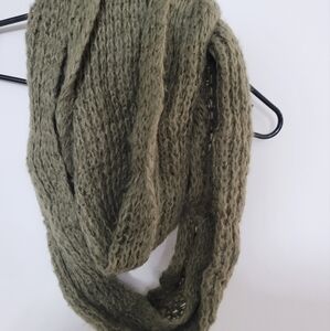 Olive Green Knitted Scarf​